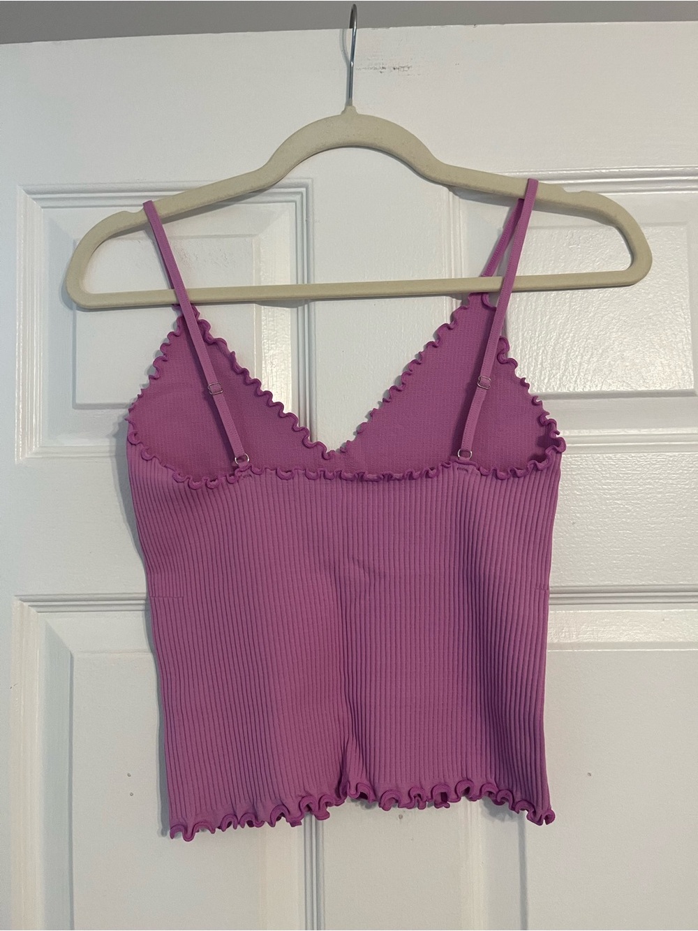 NWOT Intimately By Free People Ribbed Scallop-Trim V-Neck Cami in Magenta - Picture 2 of 3